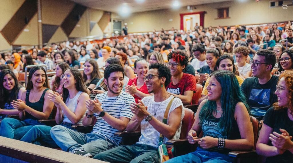 festival-da-juventude-transforma-ufms-em-laboratorio-criativo-com-oficinas-de-literatura,-cinema,-tecnologia-e-slam