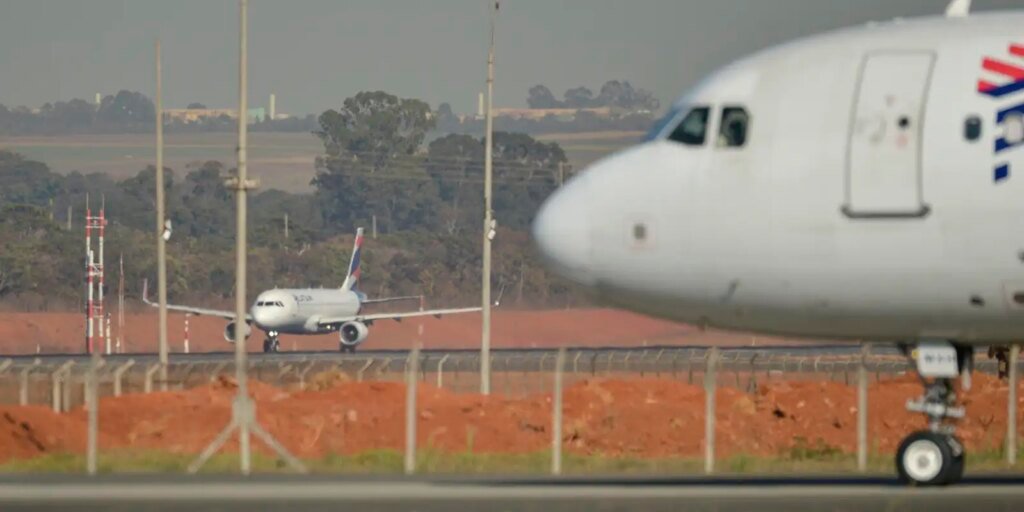 apos-ameaca-de-bomba,-voo-da-latam-de-brasilia-a-sao-paulo-e-adiado