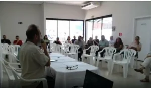 em-assembleia,-professores-da-uems-aprovam-estado-de-greve