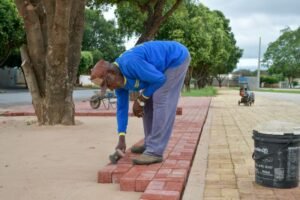 construcao-da-praca-da-giovani-avanca-e-transforma-a-lagoa-comprida-em-aquidauana