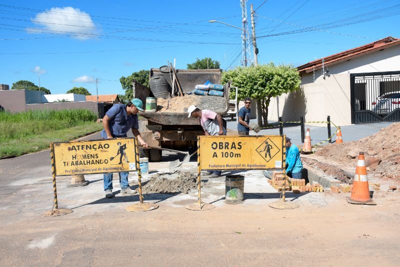 prefeitura-de-aquidauana-intensifica-operacao-tapa-buracos-e-reforca-manutencao-na-drenagem