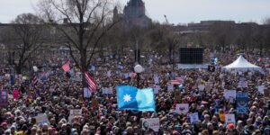 manifestacoes-anti-trump-ocorrem-em-diversas-cidades-dos-eua