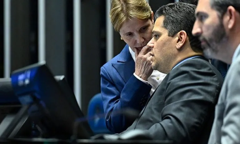 tereza-cristina-diz-que-“a-guerra-ja-chegou-aqui”,-e-senado-convoca-reuniao-de-emergencia