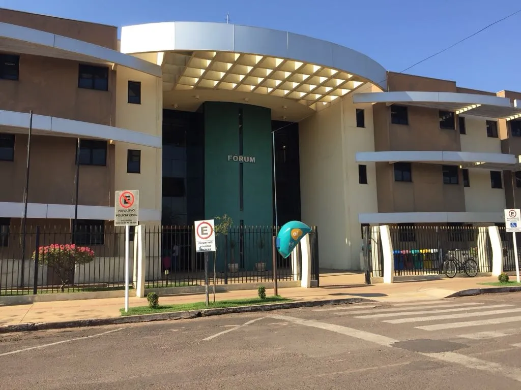 ex-vereador-e-condenado-a-46-anos-de-prisao-por-estupros-da-propria-irma 