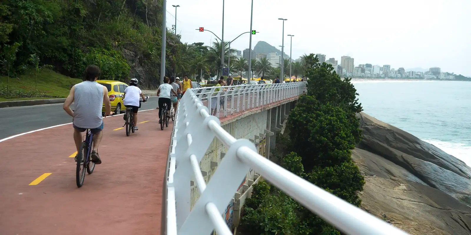 prefeitura-do-rio-fecha-ciclovia-tim-maia-apos-ondas-de-2-metros