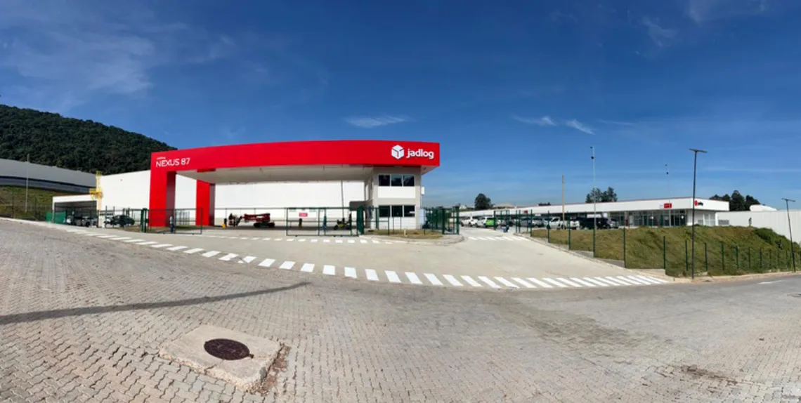 jadlog-inaugura-hub-logistico-com-ia-e-automacao-em-sao-paulo