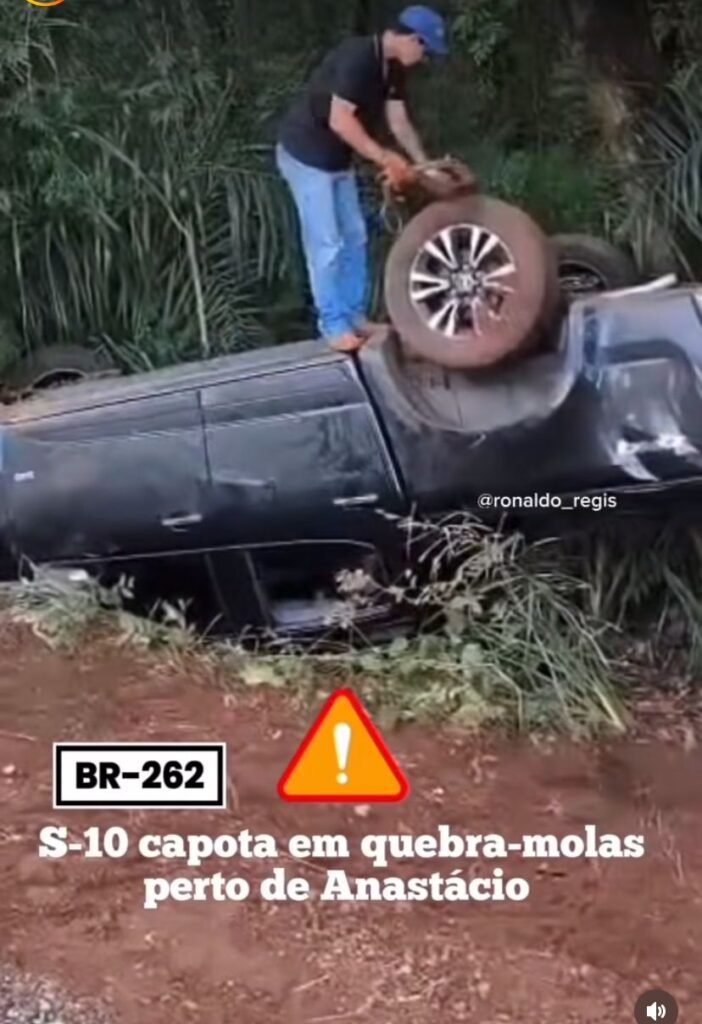 capotamento-de-caminhonete-s-10-e-registrado-em-quebra-molas-na-br-262-em-anastacio