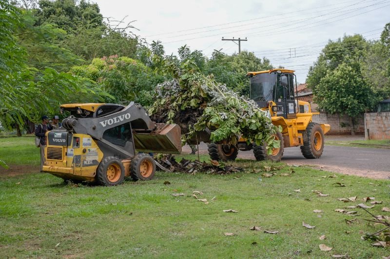 prefeitura-intensifica-mutirao-cidade-limpa-nas-vilas-princesa-do-sul-e-quarenta