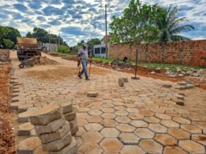 prefeitura-realiza-lajotamento-da-rua-antonio-quelho-no-conjunto-ovidio-costa-iii