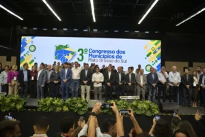 decisivos-para-eleicao,-prefeitos-sao-assediados-e-terao-que-se-dividir-para-‘pagar-acordos’