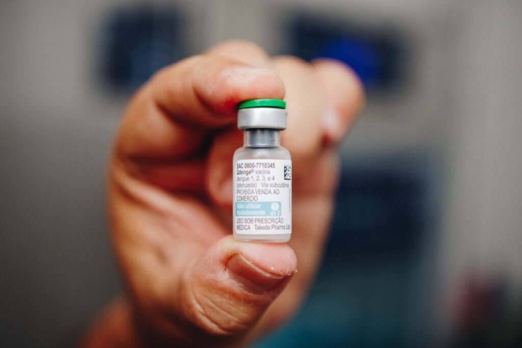 sesau-reforca-seguranca-da-vacina-da-dengue-e-alerta-para-riscos-de-“fake-news”