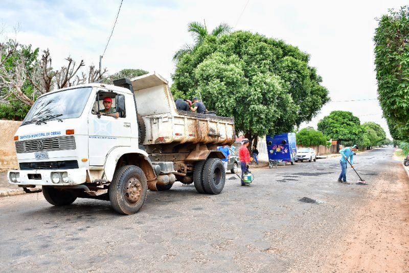 prefeitura-intensifica-operacao-tapa-buracos-e-melhora-condicoes-de-trafego-em-aquidauana