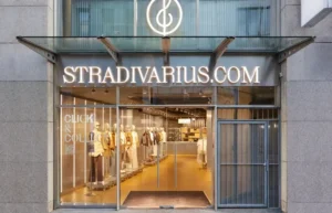 stradivarius-transforma-loja-em-showroom-exclusivo-de-click-&-collect