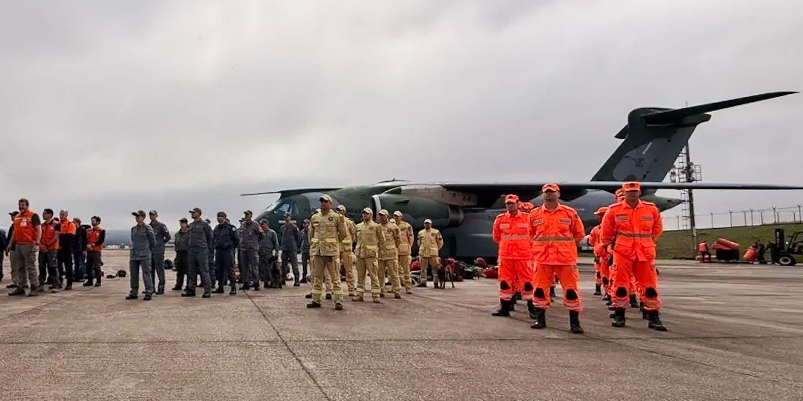 quarto-voo-brasileiro-para-venezuela-decola-com-bombeiros-e-donativos