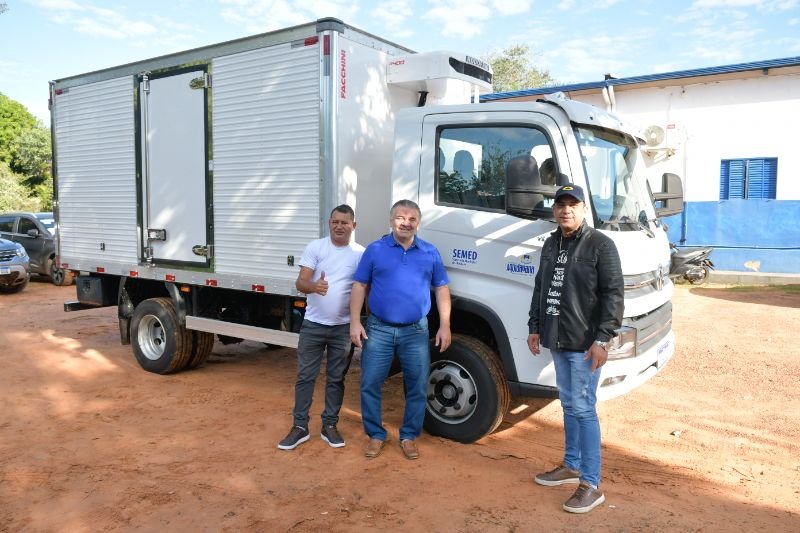 prefeitura-de-aquidauana-investe-na-alimentacao-escolar-com-caminhao-refrigerado,-capacitacao-de-merendeiras-e-novos-equipamentos