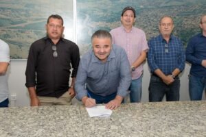 prefeitura-de-aquidauana-sanciona-lei-que-cria-cargo-de-condutor-de-ambulancia-e-reconhece-profissionais-como-integrantes-da-area-da-saude
