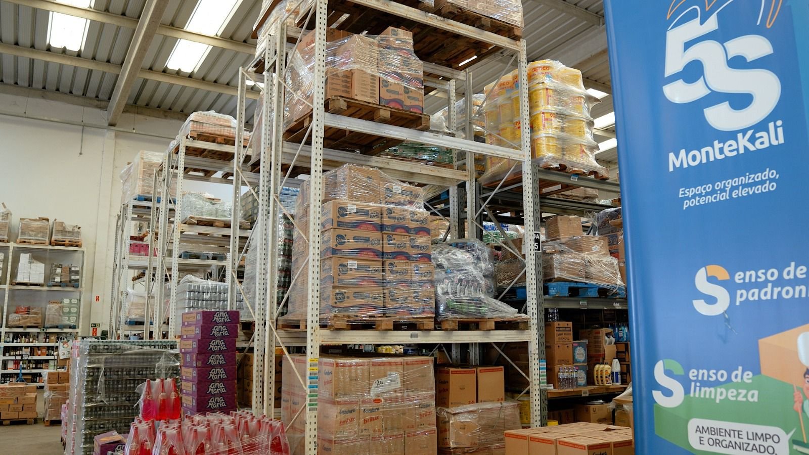 grupo-montekali,-supermercadista,-dobra-produtividade-no-cd-apos-revisao-da-operacao-logistica
