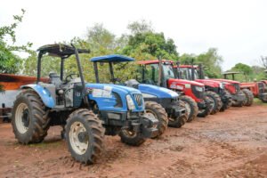 aquidauana-reforca-apoio-ao-homem-do-campo-com-entrega-de-maquinas-e-sementes