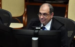 stj-mantem-prisao-de-auditor-que-ameacava-deixar-paciente-morrer-para-garantir-propina