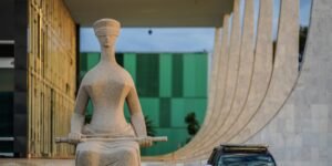presidente-do-stf-assume-relatoria-do-processo-sobre-moraes-e-vorcaro