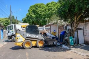 prefeitura-de-aquidauana-inicia-forca-tarefa-de-limpeza-pela-vila-bancaria