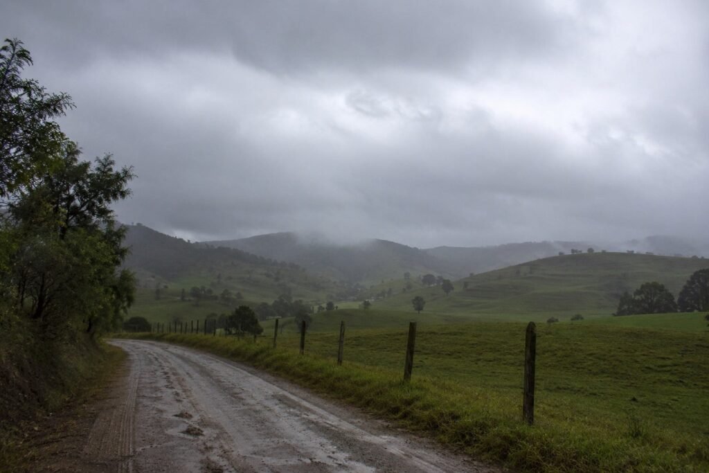 tempo-comeca-a-firmar,-mas-ainda-ha-previsao-de-temporais-e-ventania-de-70-km/h