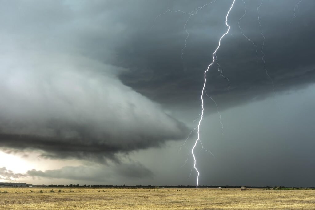frente-fria-deve-trazer-temporais-e-ventania-de-70-km/h-para-este-sabado
