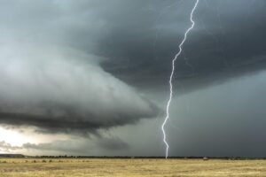 frente-fria-deve-trazer-temporais-e-ventania-de-70-km/h-para-este-sabado