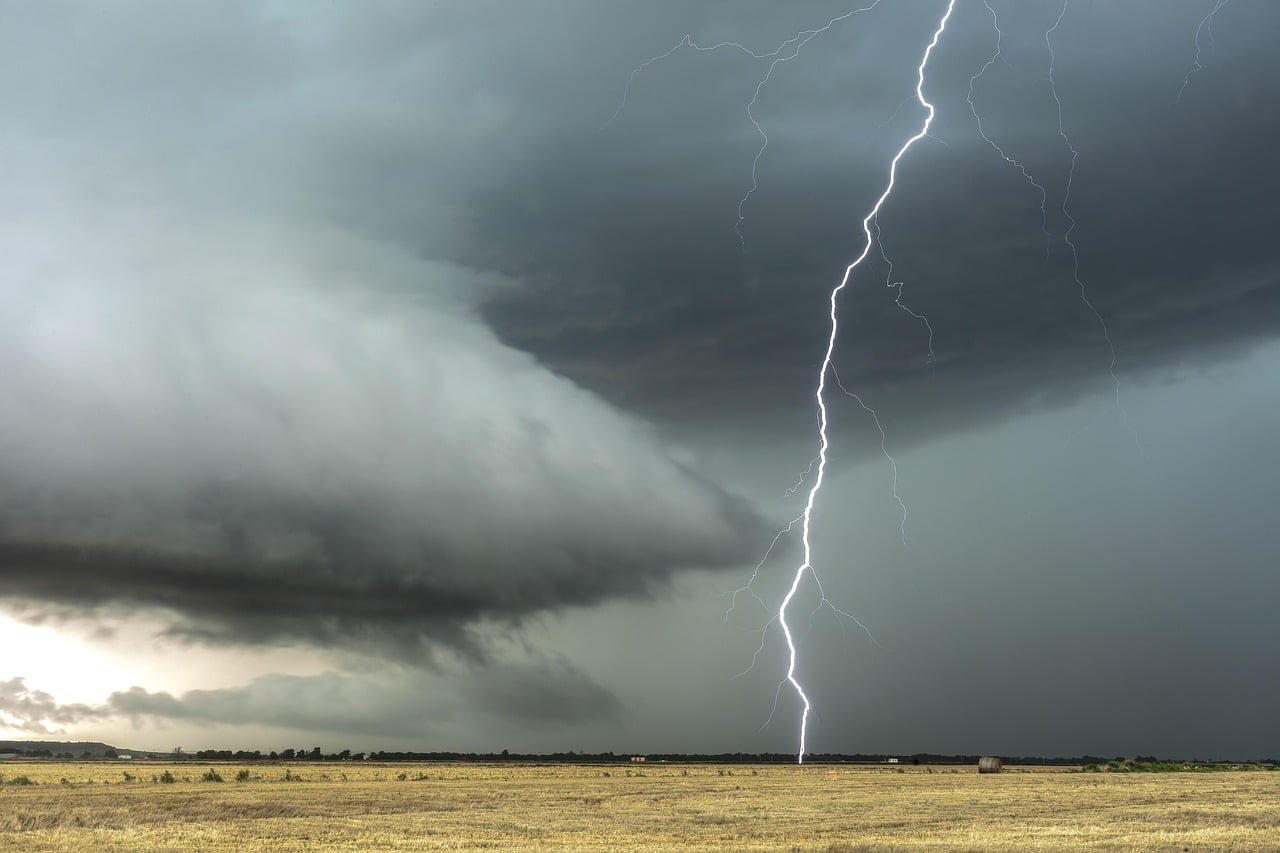 frente-fria-deve-trazer-temporais-e-ventania-de-70-km/h-para-este-sabado